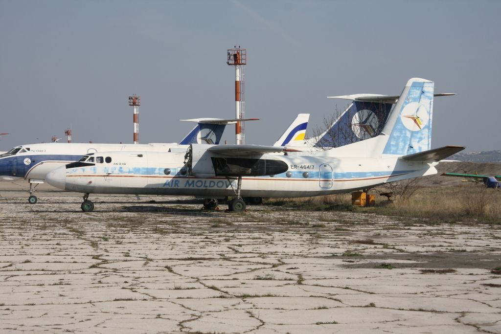 AN-24B Air Moldova ER-46417 Bild fr-kiv-1058